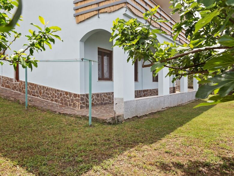 Warm Holiday Home In Falerna Marina With Terrace