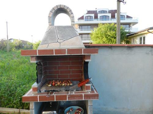 Hostal Guest House Rezvaya