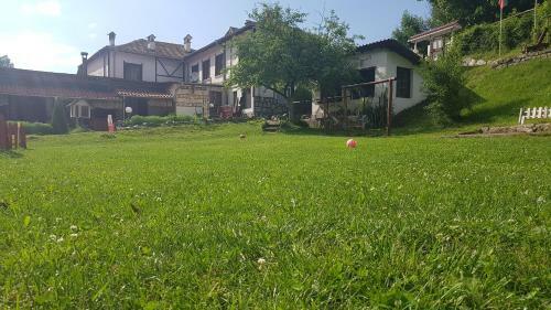 Chiflik Nenkovi Family Hotel