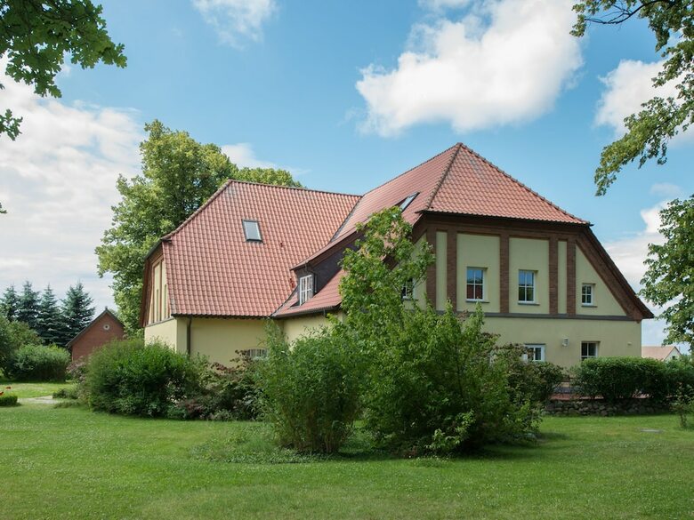 Comfortable Apartment In Rerik With Garden