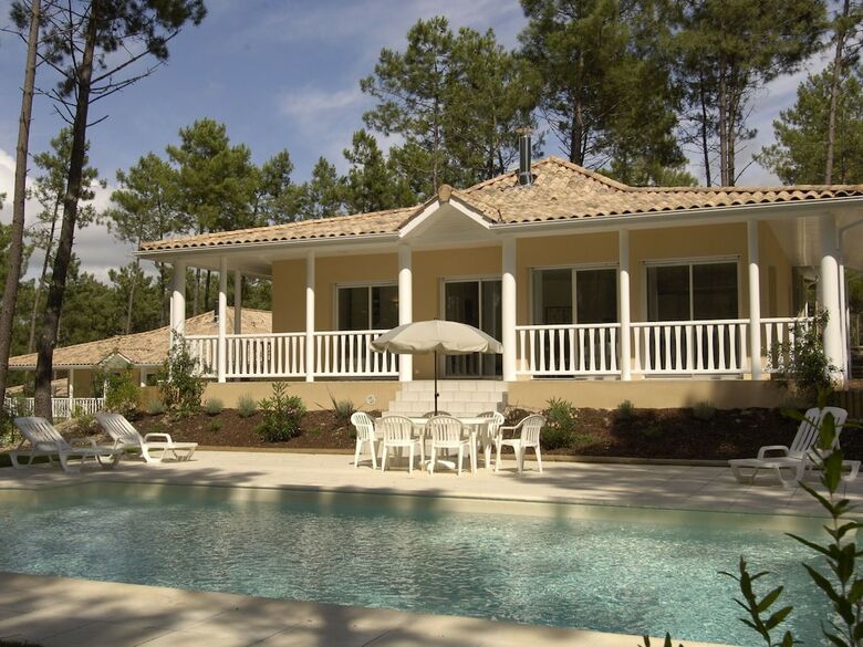 Beautiful Villa With A Private Pool Behind The Dunes