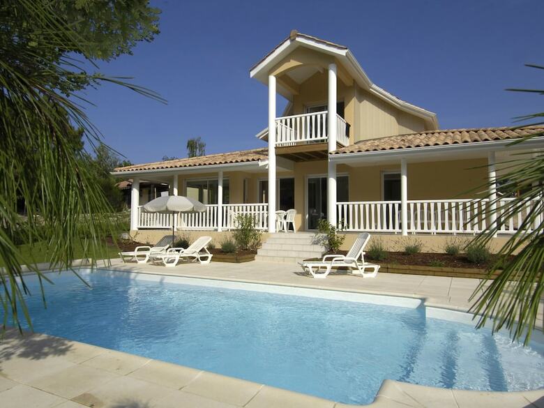 Beautiful Villa With A Private Pool Behind The Dunes