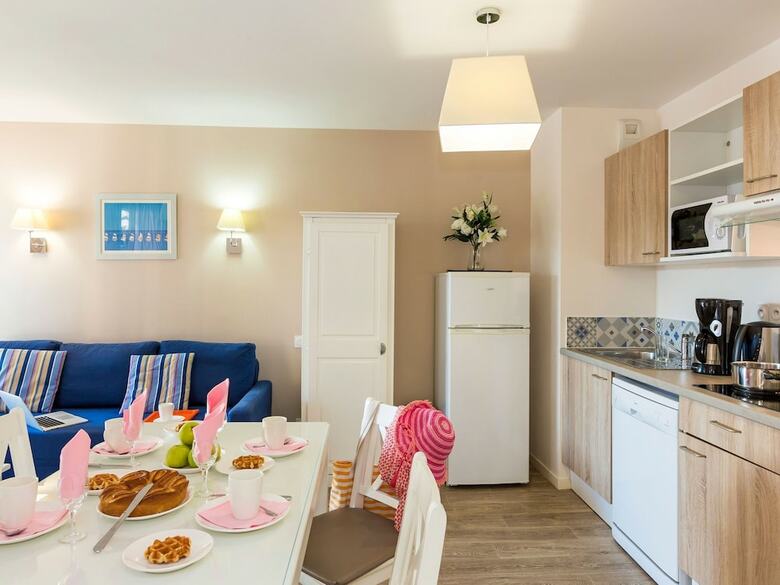Comfortable Apartment With A Microwave Nearby The Beach