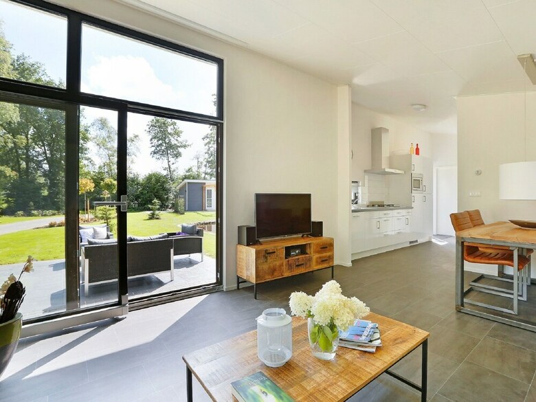 Modern Chalet With Nice Sliding Doors, Near Lochem