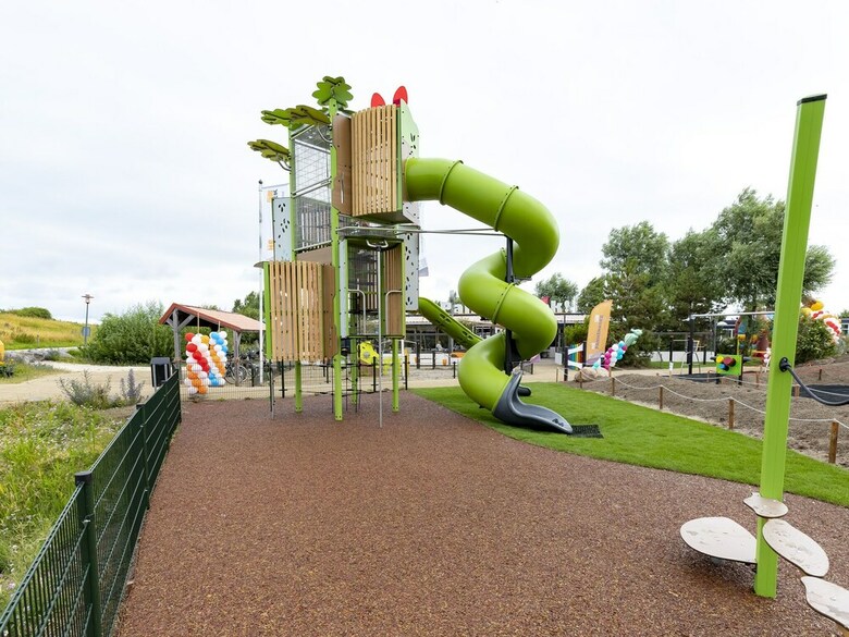 Modern Holiday Home With Conservatory At 200m From The Beach