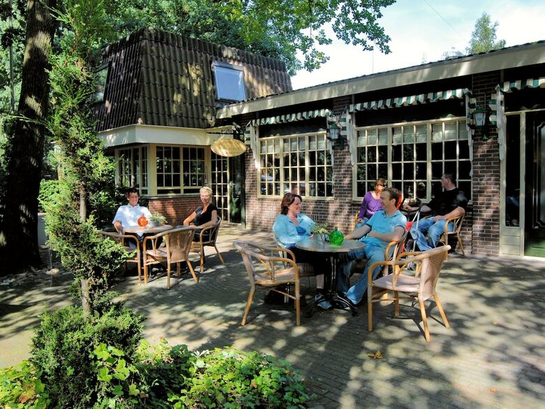 Comfortable Bungalow With A Combi Microwave, In Green Twente