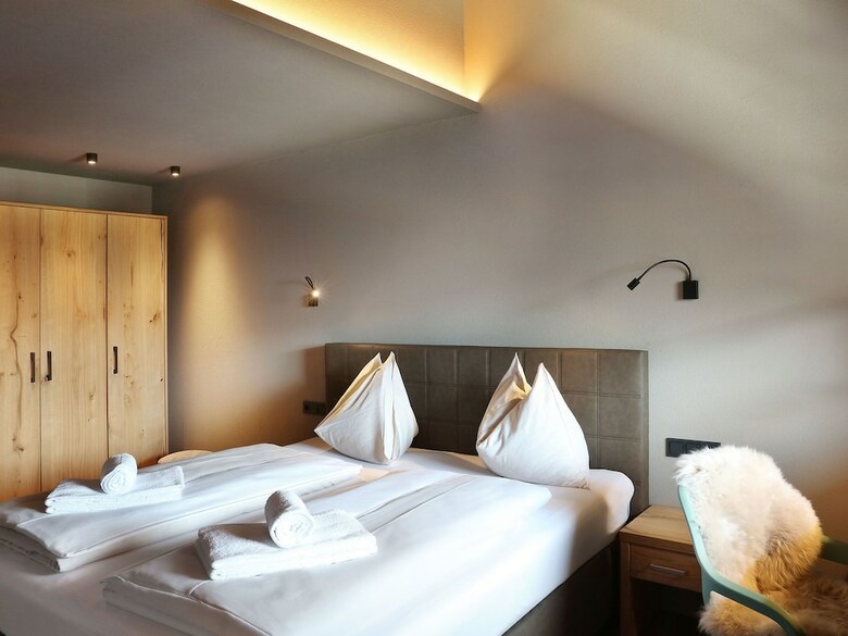 Spacious Apartment In Salzburg Amid Forest