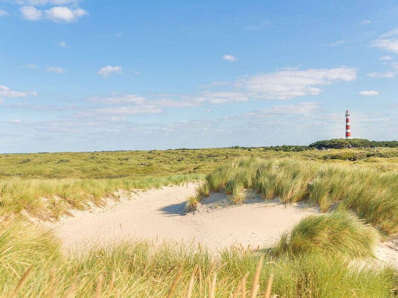 Luxurious, 2 Bathroom Holiday Home, 1.5 Km. From The Beach