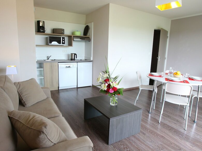 Air-conditioned Apartment Close To Mont Saint Michel
