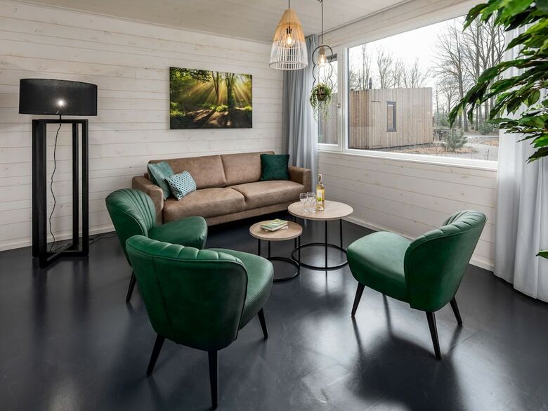 Modern Lodge With Two Bathrooms Within Green Surroundings