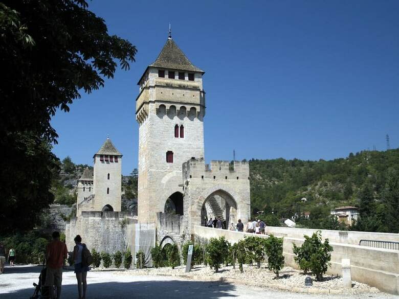 Furnished Apartment In Prayssac With Terrace