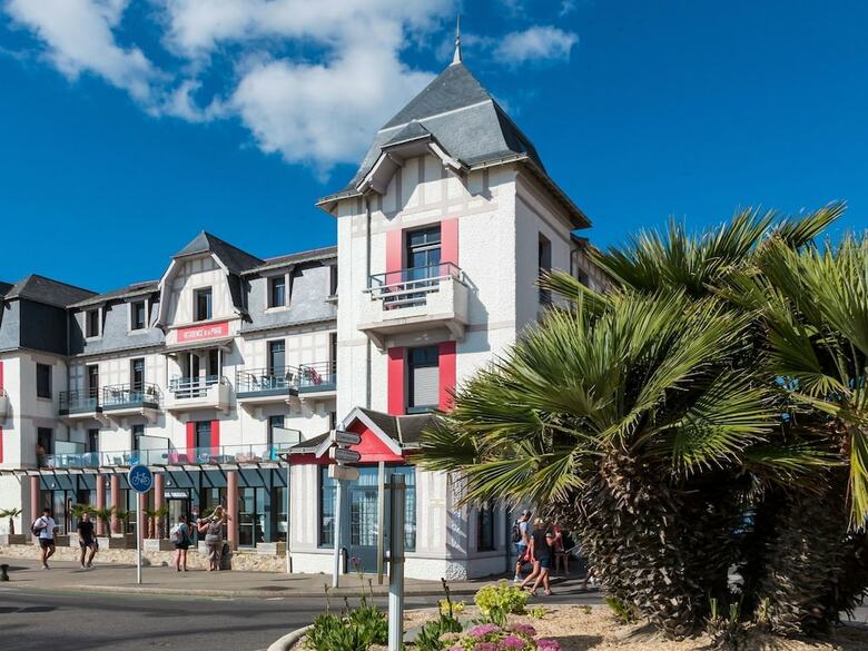 Comfortable Apartment With A Balcony Near The Beach