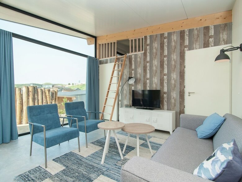 Great Lodge With A Nice Terrace, In Bloemendaal