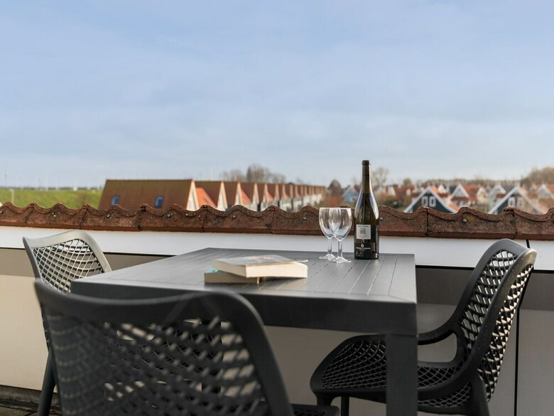 Restyled Apartment, Near The Grevelingen Lake