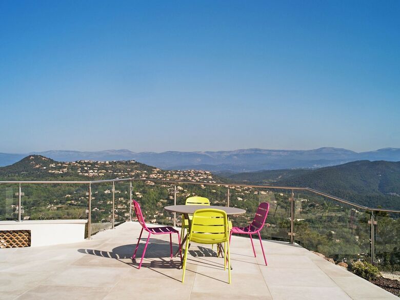 Uxurious Villa In Fr�jus With Heated Pool & Panoramic View
