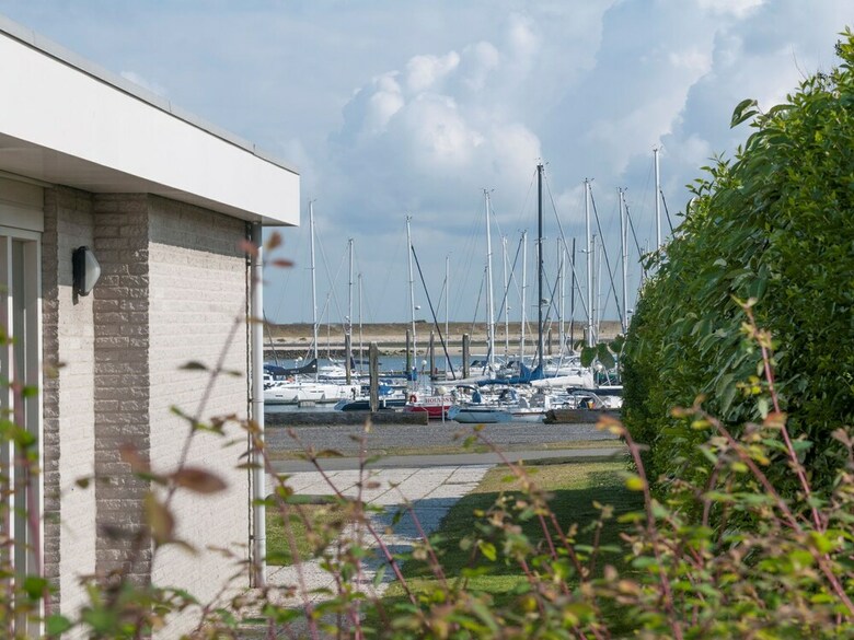 Detached Single-storey Bungalow, Sea Within Walking Distance