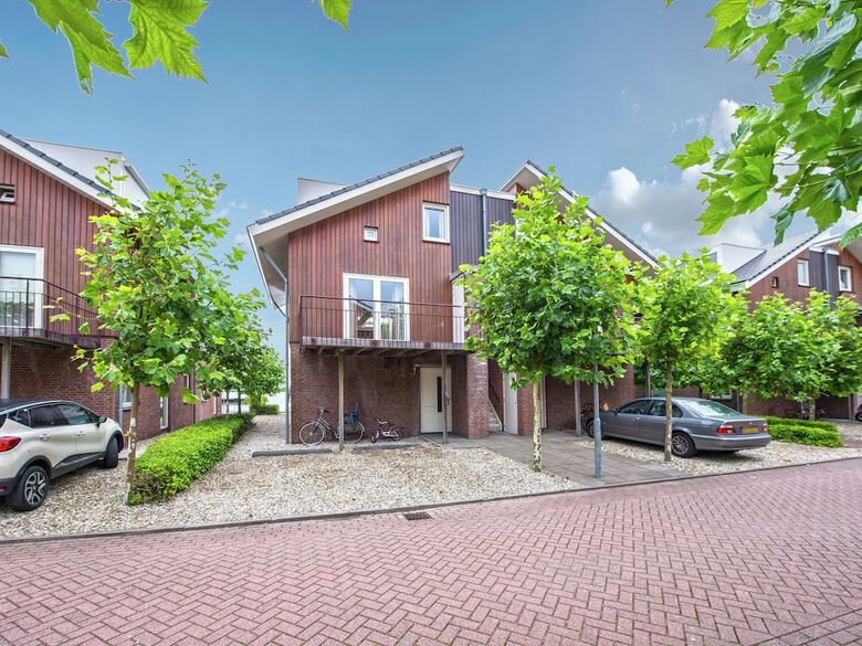 Tidy Apartment With Dishwasher, Close To Amsterdam