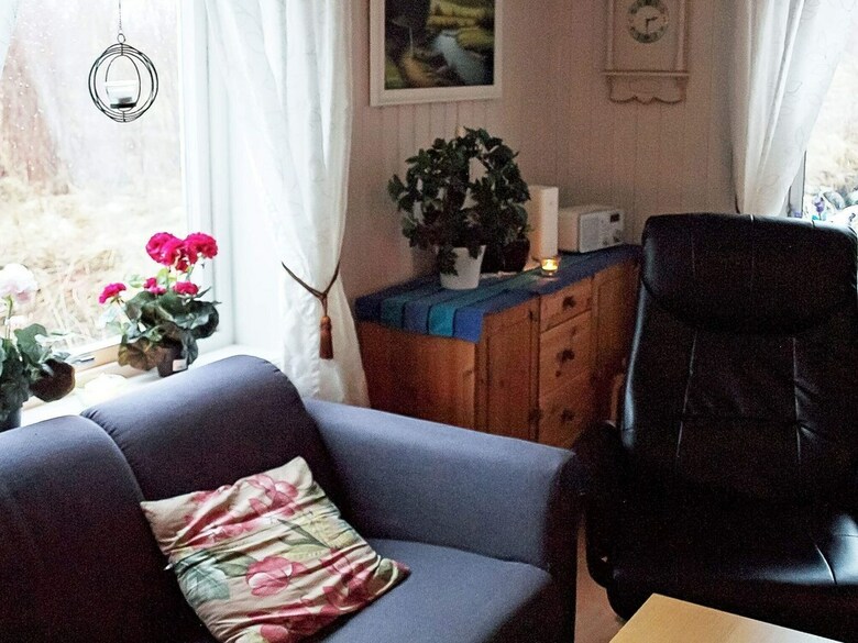 6 Person Holiday Home In Vevelstad