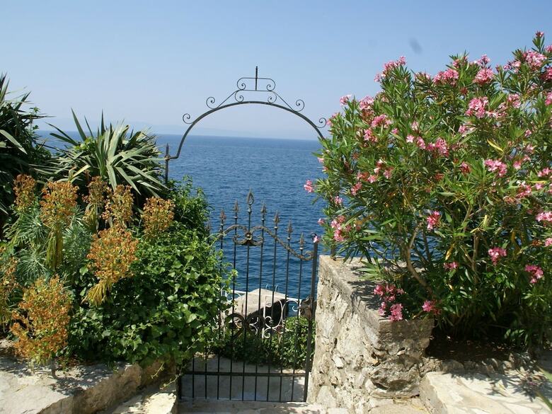 Cosy Apartment With Private Beach In Kraljevica