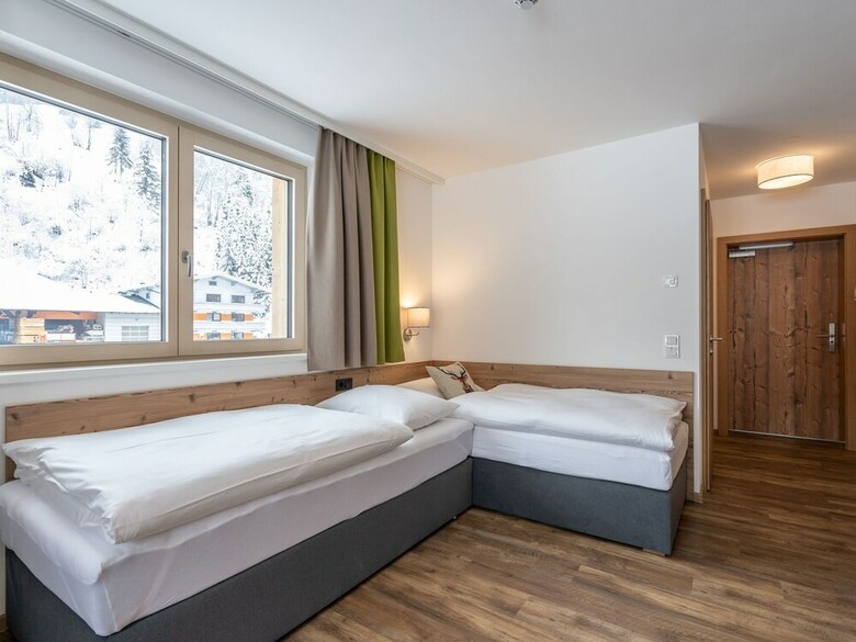 Spacious Chalet In Saalbach-hinterglemm With Sauna