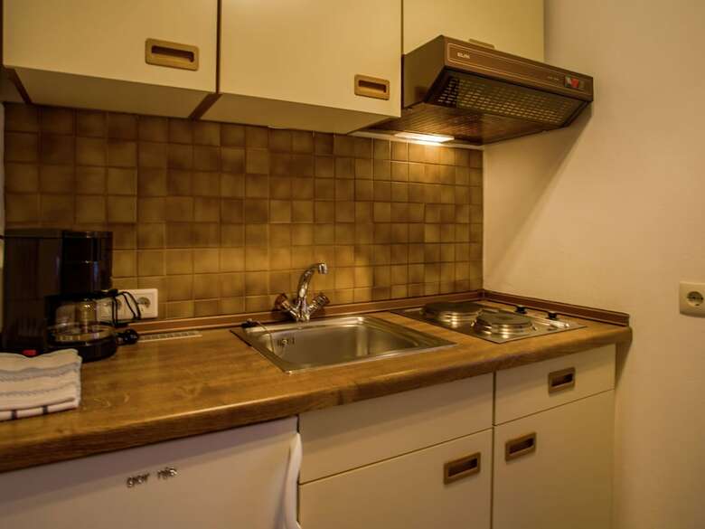 Pleasant Apartment With Ski Storage,balcony, Garden, Parking