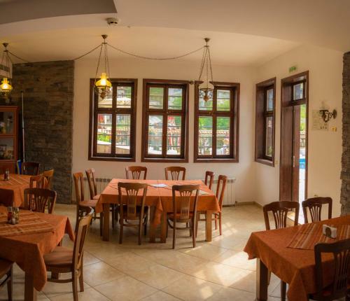 Hostal Alexandrov's Houses