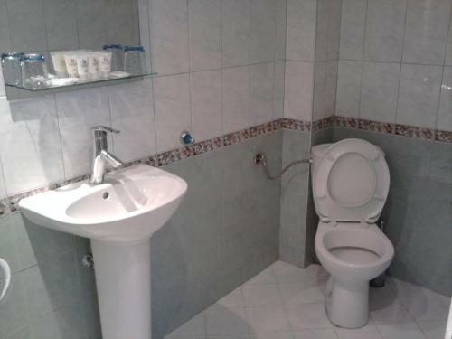 Hostal Aleks Guest House