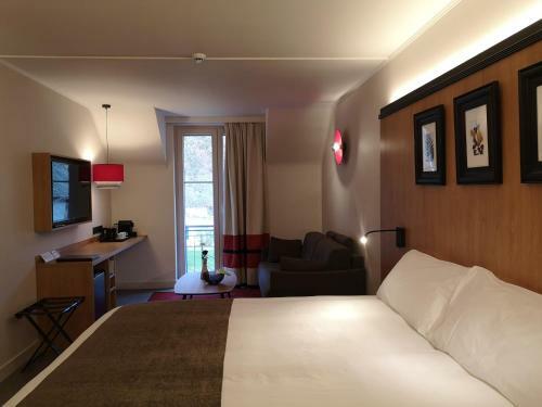 Hotel H�tel Les Ardilli�res Du Pont D'oye