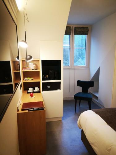 Hotel H�tel Les Ardilli�res Du Pont D'oye