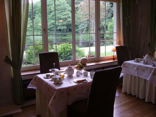 Hotel H�tel Les Ardilli�res Du Pont D'oye