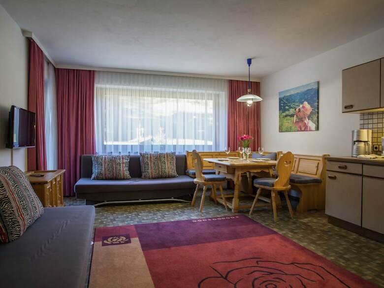 Cozy Apartment With Garden In Tyrol