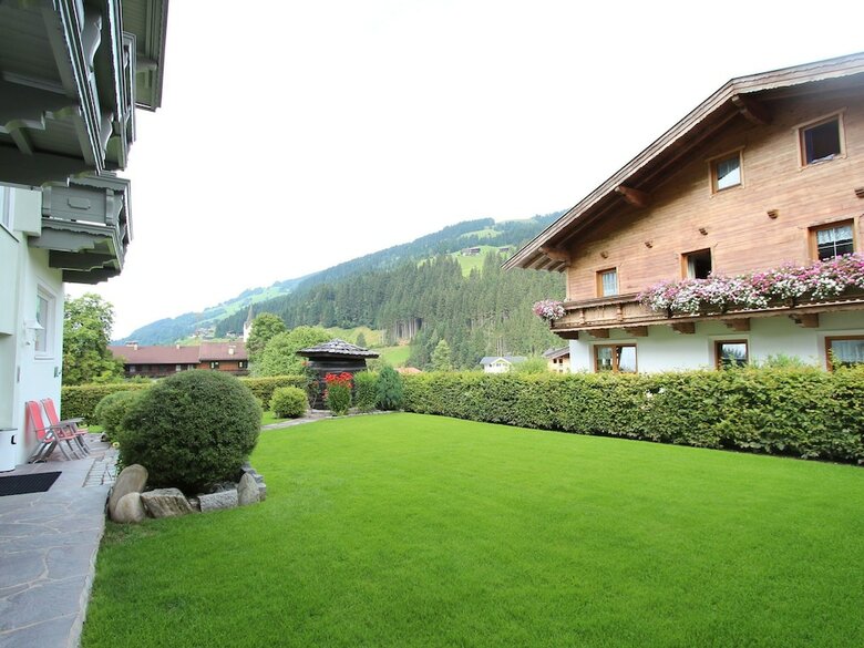 Cozy Apartment With Garden In Tyrol