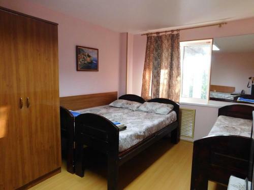 Hostal Chaika Guest House