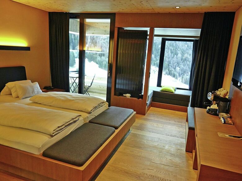 Classy Apartment With Infrared Sauna, Balcony And Garage