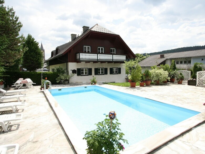 Warm Apartment In Ramsau Am Dachstein With Garden