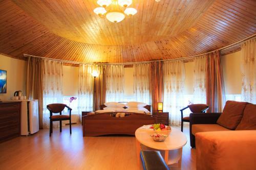 Hotel Karavella