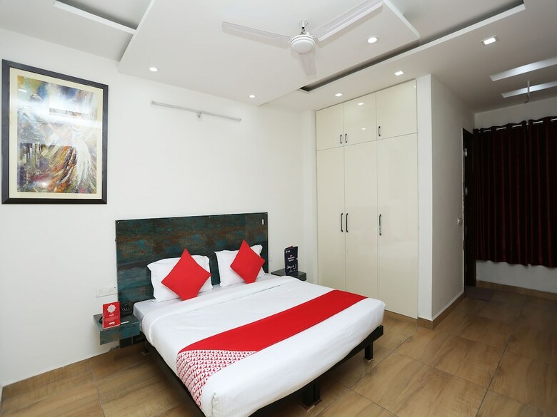 Hotel Oyo 26625 Bleu Ville Prime