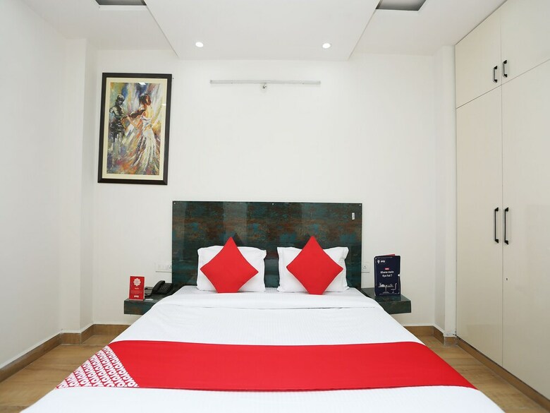 Hotel Oyo 26625 Bleu Ville Prime