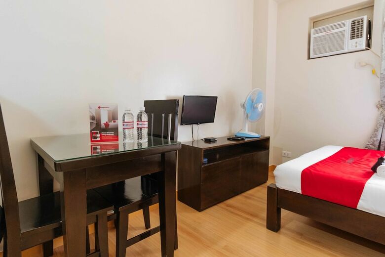 Hotel Reddoorz Premium @ Smdc Fairview