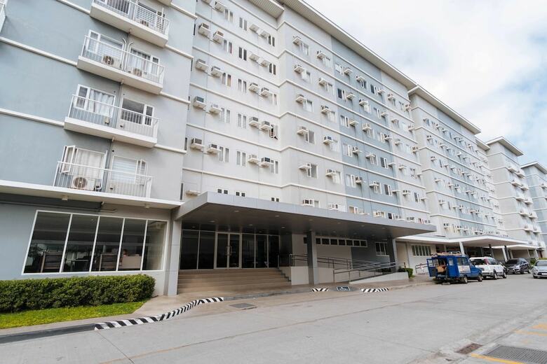 Hotel Reddoorz Premium @ Smdc Fairview