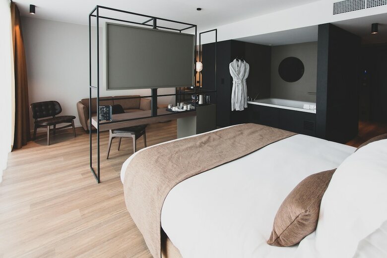 Hotel Hostellerie Le Roannay