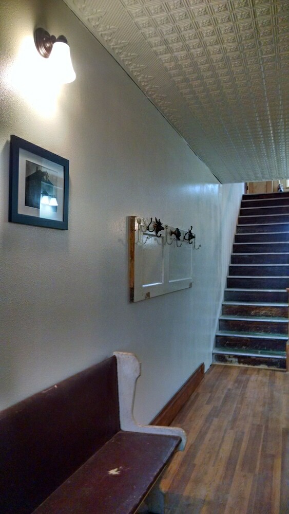 Posada Grand Prairie Inn And Apartments