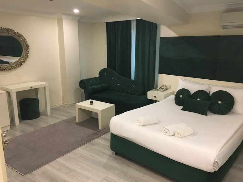 Lion City Hotel