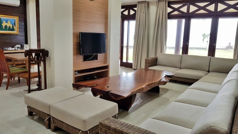 Bed & Breakfast Mutiara Carita Cottages