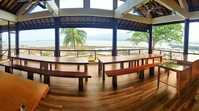 Bed & Breakfast Mutiara Carita Cottages