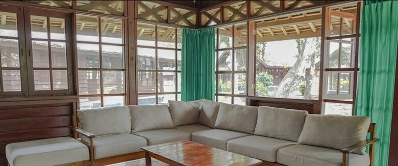 Bed & Breakfast Mutiara Carita Cottages
