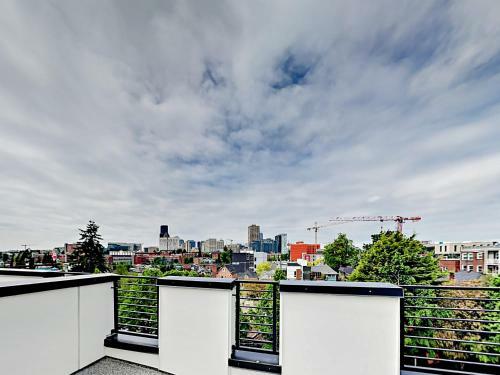 1106 C 14th Ave Townhouse