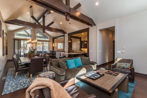 1310 Omalley Dr Home