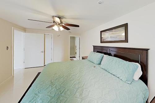 Apartamento 6300 Padre Blvd Condo Unit 877