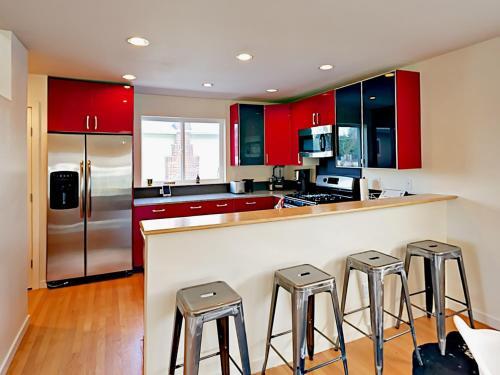 The Seattle House - Urban Retreat
